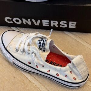 Converse All Star Brand new -women’s size 6 canvas super cute strawberry print